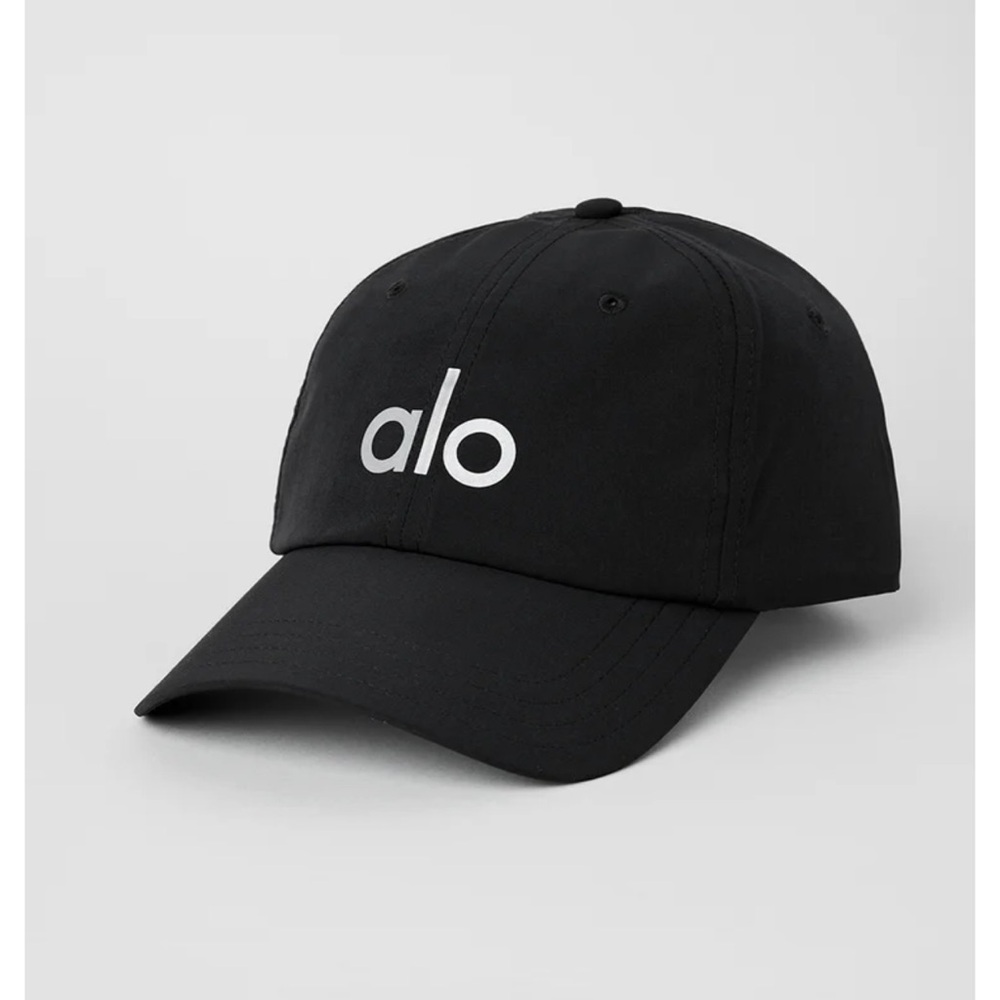 Alo Yoga Performance Off-Duty Cap in Black
